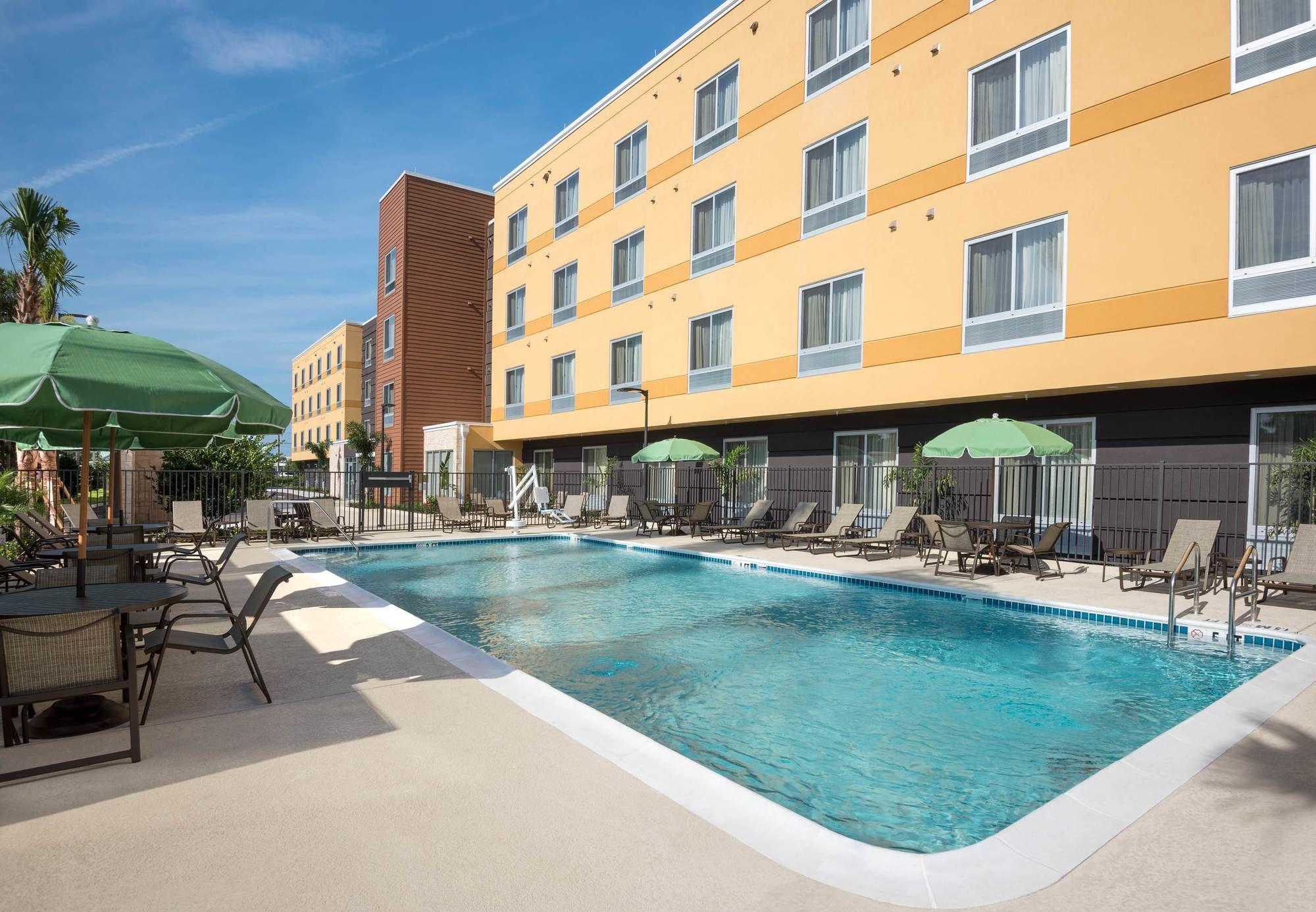 Fairfield Inn & Suites By Marriott Orlando Kissimmee/Селабрейшън Екстериор снимка