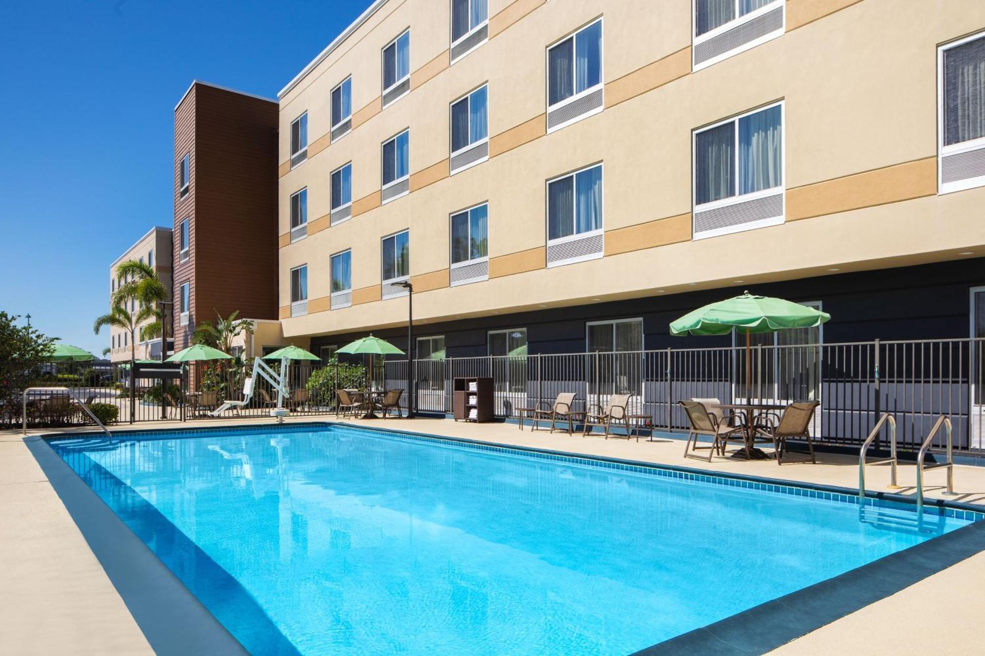 Fairfield Inn & Suites By Marriott Orlando Kissimmee/Селабрейшън Екстериор снимка